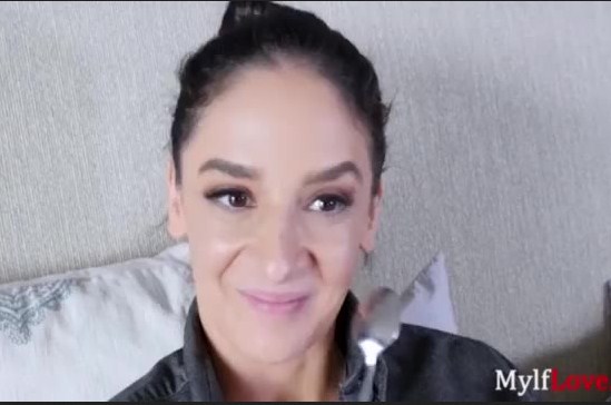 Seger Banget Dapat Hadiah Meki Dari Ibu Tiri