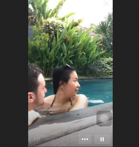 Abg Cakep Pacaran Sama Bule Di Kolam Renang